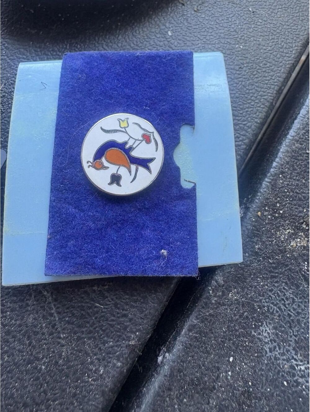 Vtg Hoffman Enamel Bird Hex Distelfink Penn Dutch jewelry pin w/maker mark